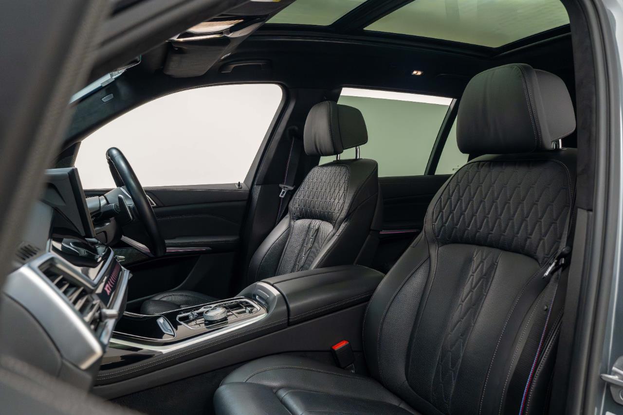2023 BMW X7