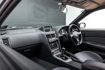 2000 Nissan Skyline - Thumbnail