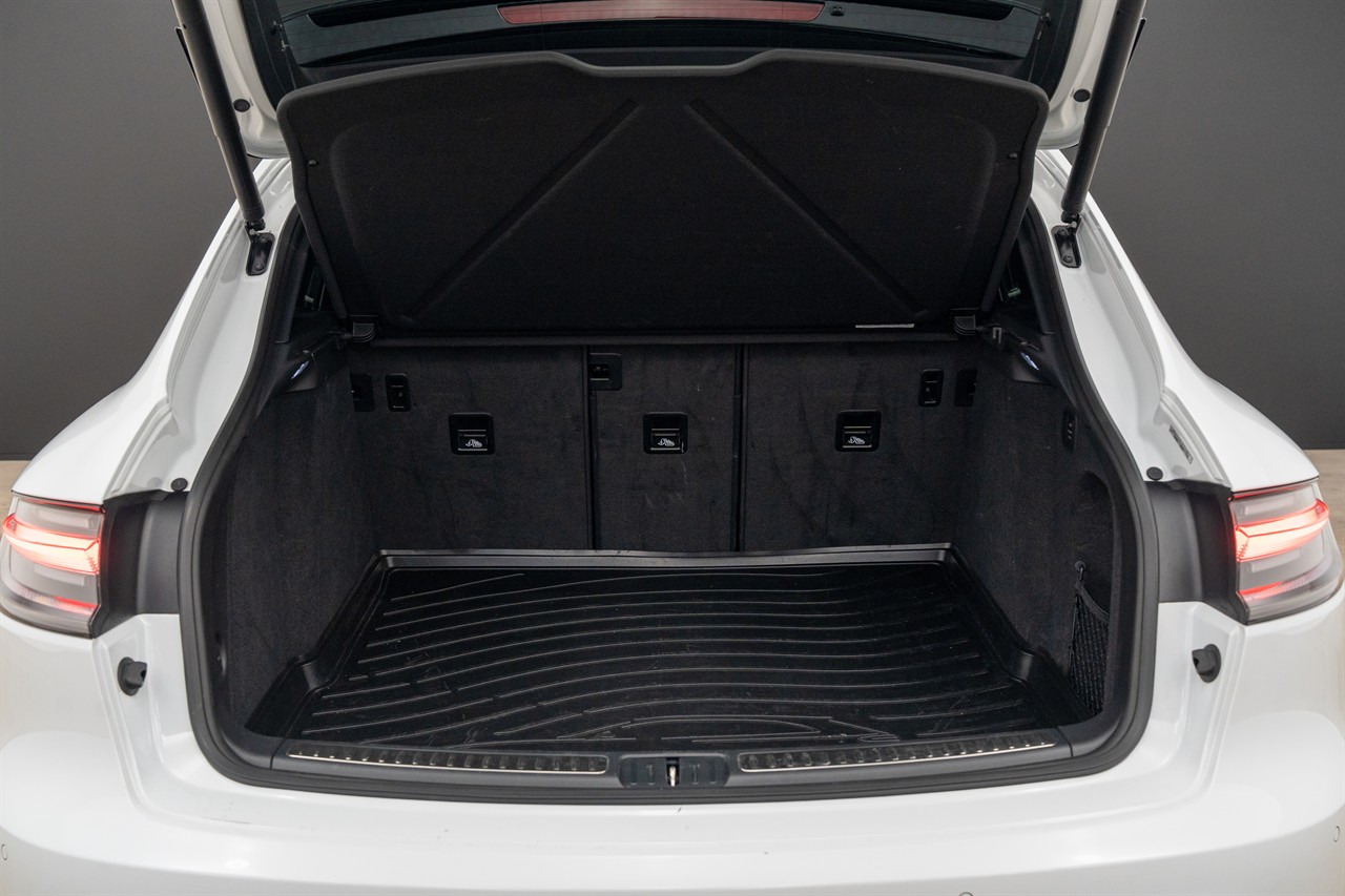 2022 Porsche Macan
