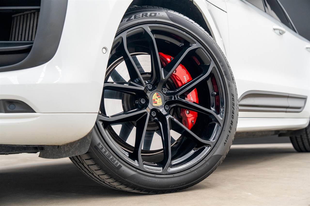 2022 Porsche Macan