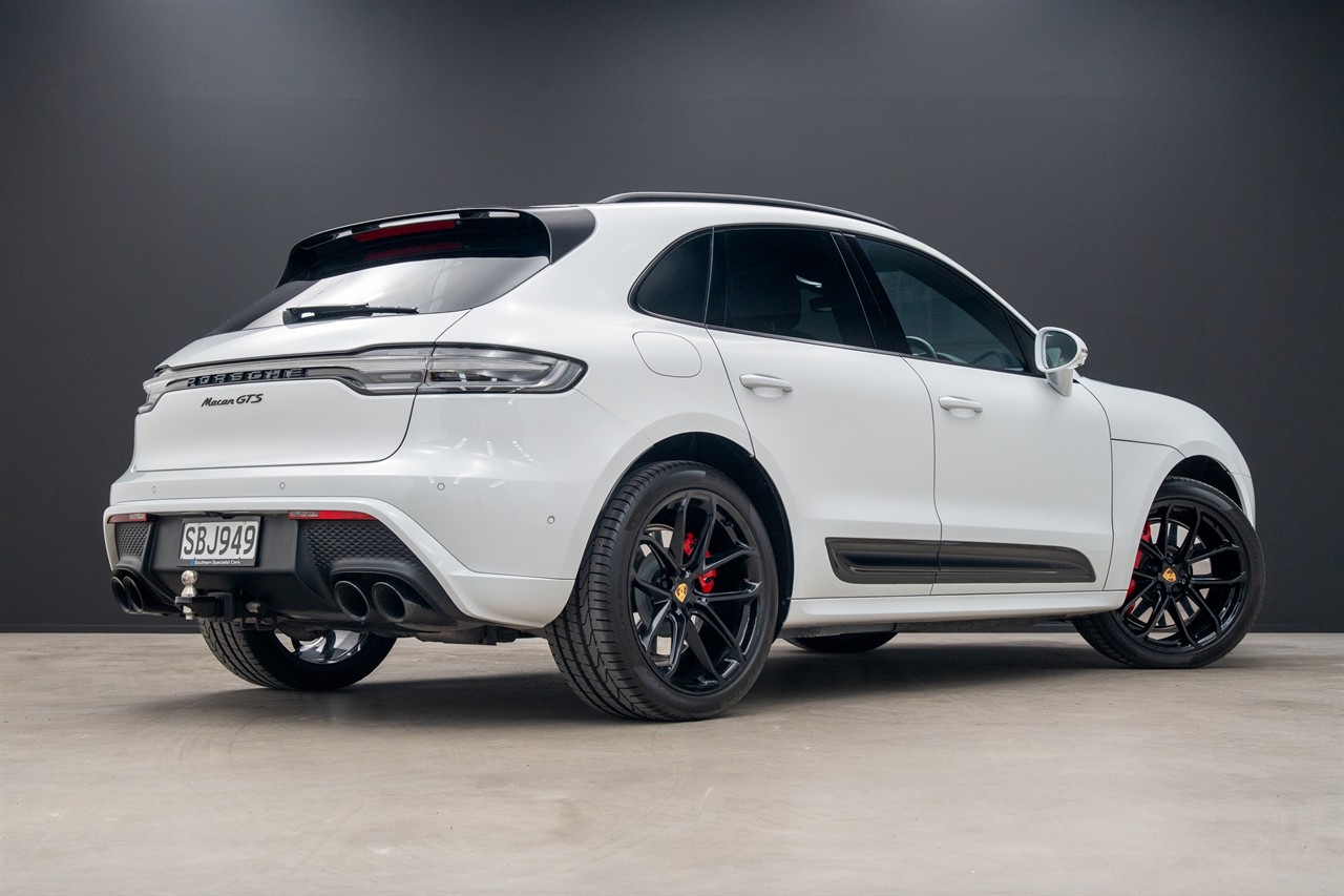 2022 Porsche Macan