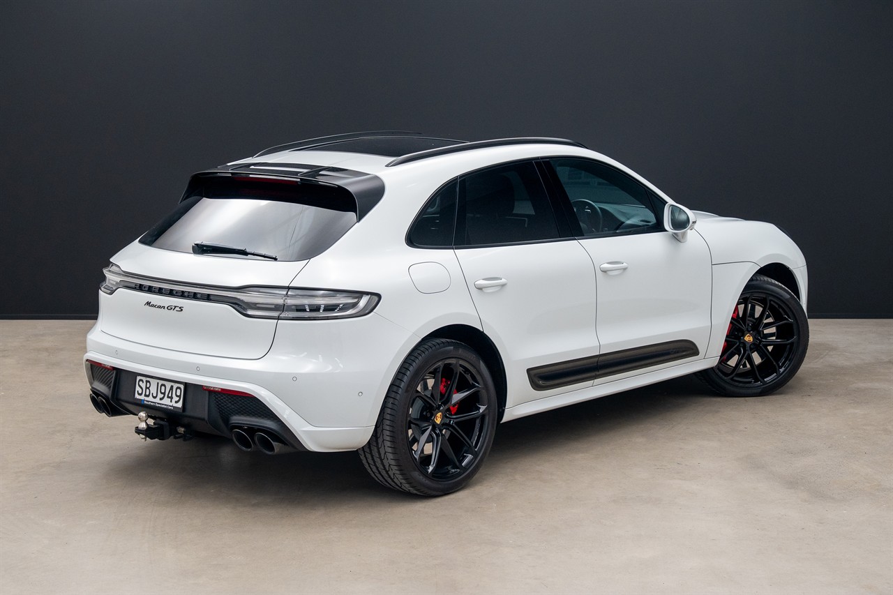 2022 Porsche Macan