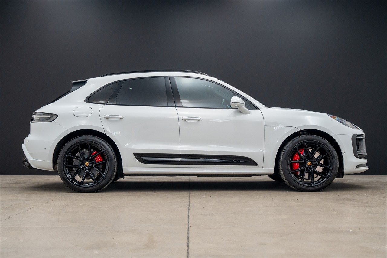 2022 Porsche Macan