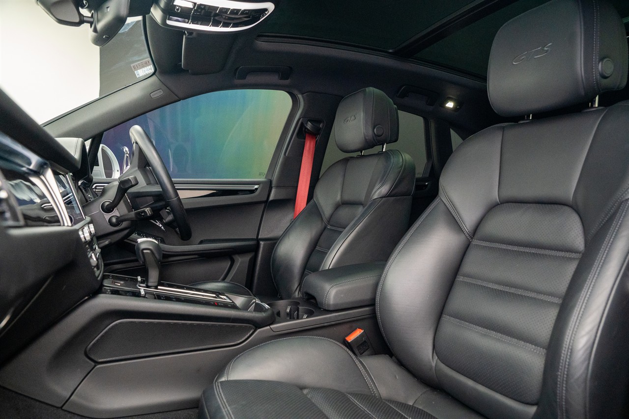 2022 Porsche Macan