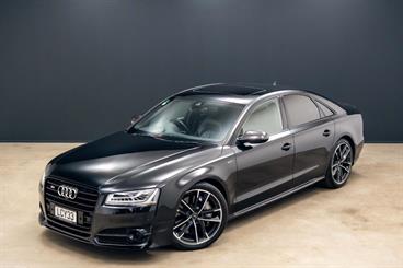 2018 Audi S8 - Thumbnail