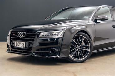 2018 Audi S8 - Thumbnail