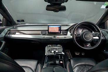 2018 Audi S8 - Thumbnail