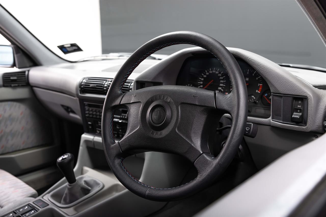 1992 BMW M5