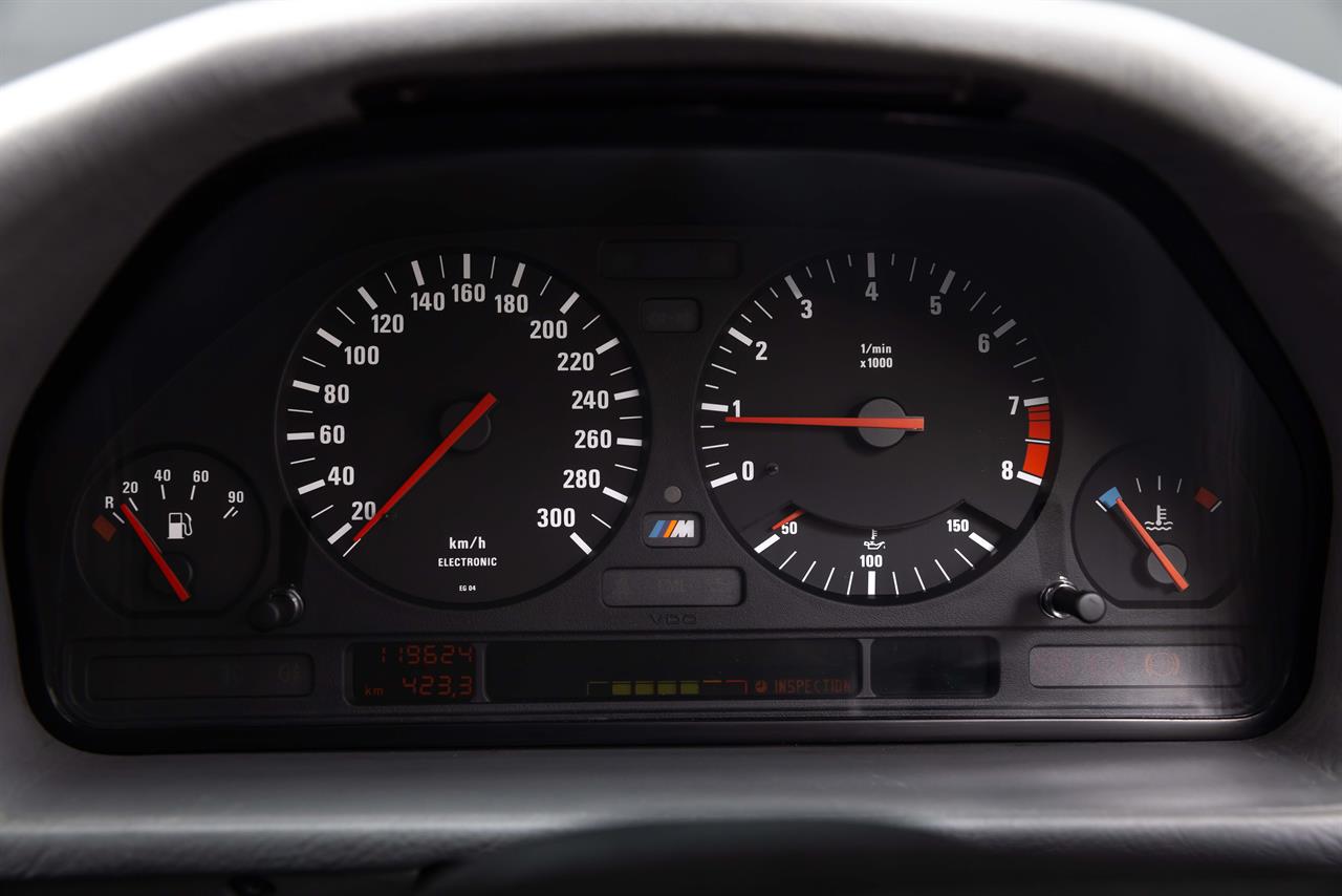 1992 BMW M5