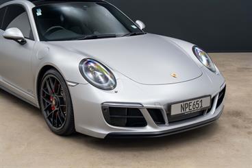 2018 Porsche 911 - Thumbnail