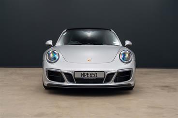 2018 Porsche 911 - Thumbnail