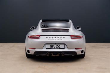 2018 Porsche 911 - Thumbnail