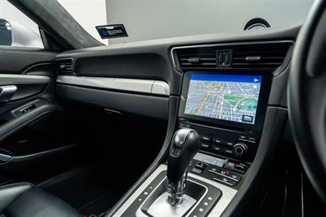 2018 Porsche 911 - Thumbnail