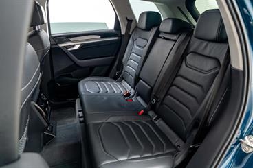 2018 Volkswagen Touareg - Thumbnail