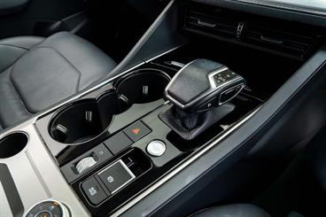 2018 Volkswagen Touareg - Thumbnail