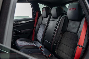 2017 Porsche Cayenne - Thumbnail