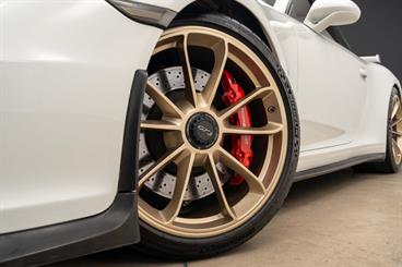 2014 Porsche 911 - Thumbnail