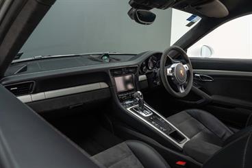 2014 Porsche 911 - Thumbnail