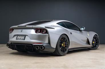 2020 Ferrari 812 SUPERFAST - Thumbnail