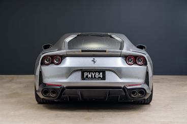 2020 Ferrari 812 SUPERFAST - Thumbnail