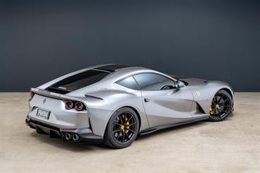 2020 Ferrari 812 SUPERFAST - Thumbnail