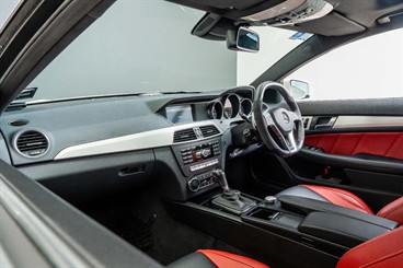 2011 Mercedes-Benz C 63 - Thumbnail