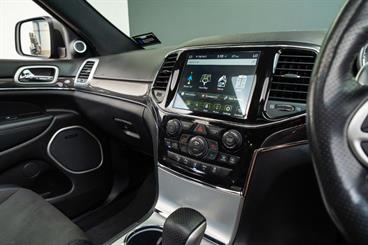 2021 Jeep Grand Cherokee - Thumbnail