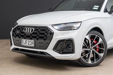 2022 Audi SQ5 - Thumbnail