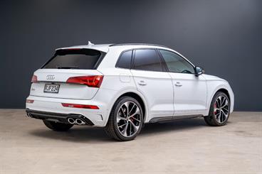 2022 Audi SQ5 - Thumbnail