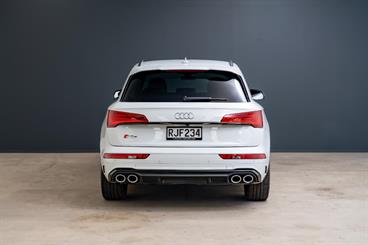 2022 Audi SQ5 - Thumbnail