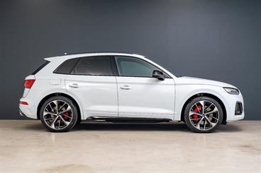 2022 Audi SQ5 - Thumbnail