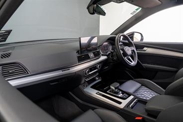 2022 Audi SQ5 - Thumbnail