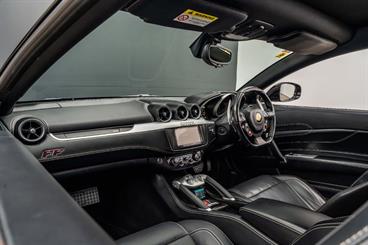 2013 Ferrari FF - Thumbnail