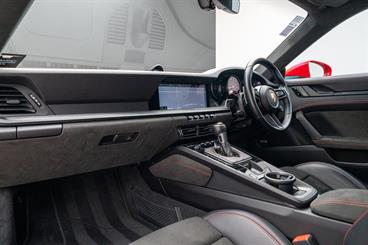2021 Porsche 911 - Thumbnail