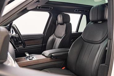 2023 Land Rover Range Rover - Thumbnail