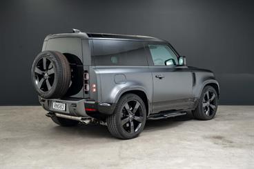 2023 Land Rover Defender - Thumbnail