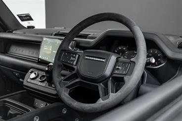 2023 Land Rover Defender - Thumbnail