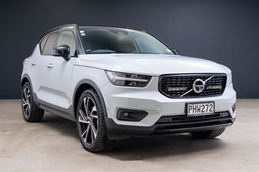 2022 Volvo XC40 - Thumbnail