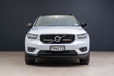 2022 Volvo XC40 - Thumbnail