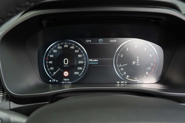 2022 Volvo XC40 - Thumbnail