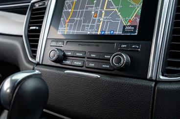 2017 Porsche Macan - Thumbnail