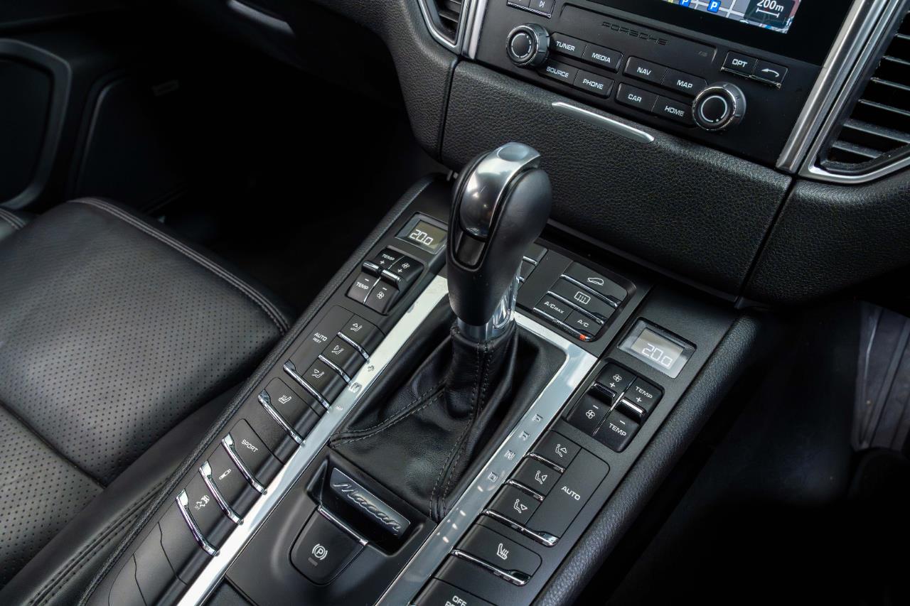 2017 Porsche Macan