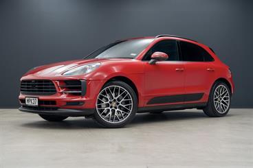 2020 Porsche Macan - Thumbnail