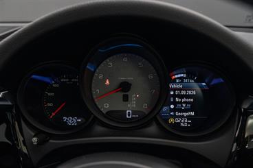 2020 Porsche Macan - Thumbnail