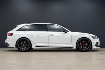 2019 Audi RS4 - Thumbnail