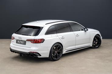 2019 Audi RS4 - Thumbnail