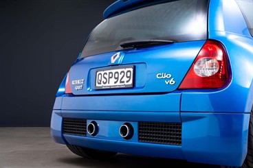 2004 Renault Clio - Thumbnail