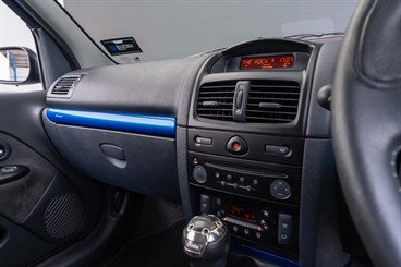 2004 Renault Clio - Thumbnail