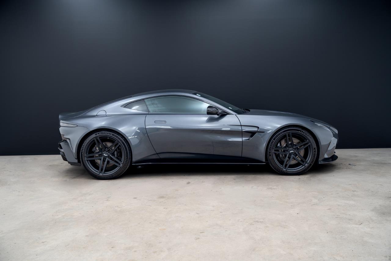 2025 Aston Martin Vantage