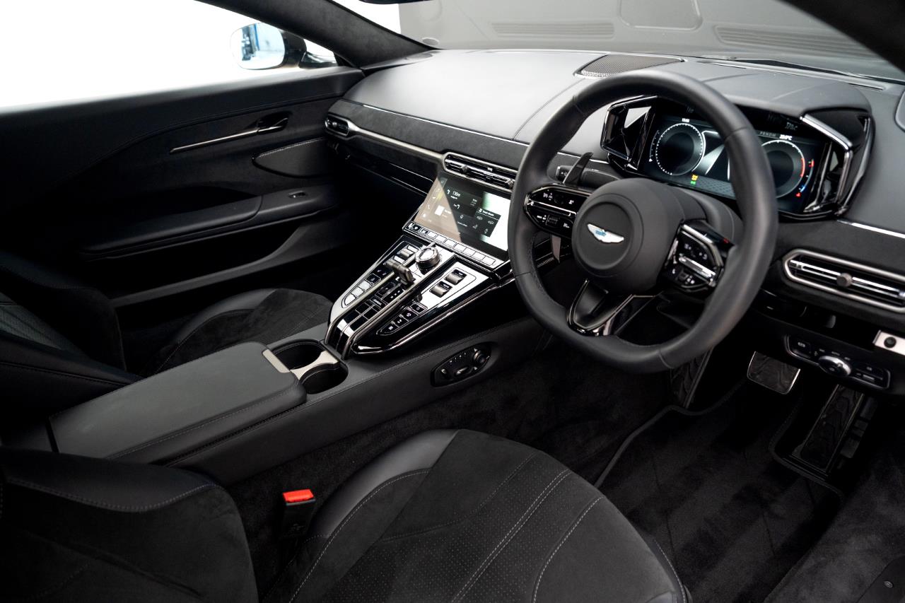 2025 Aston Martin Vantage